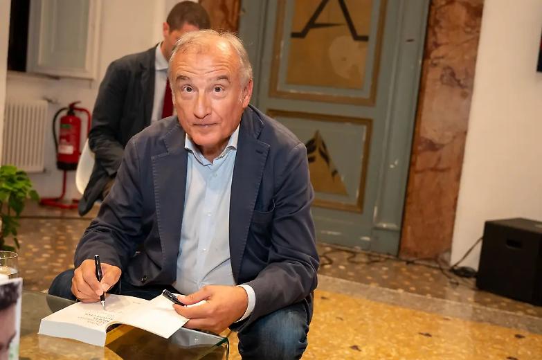 &laquo;Basta &ldquo;caso Marrazzo&rdquo;. Hanno usato il sesso per fermare il politico&raquo;