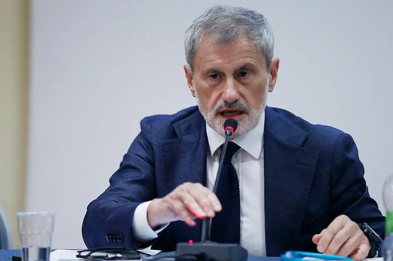 Roma, Alemanno arrestato: revocati i domiciliari per violazione della sorveglianza