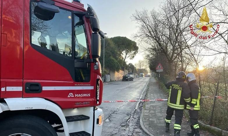 Grave incidente ad Ancona, due morti e fuga di gas. Il Comune: &laquo;Non uscite di casa&raquo;