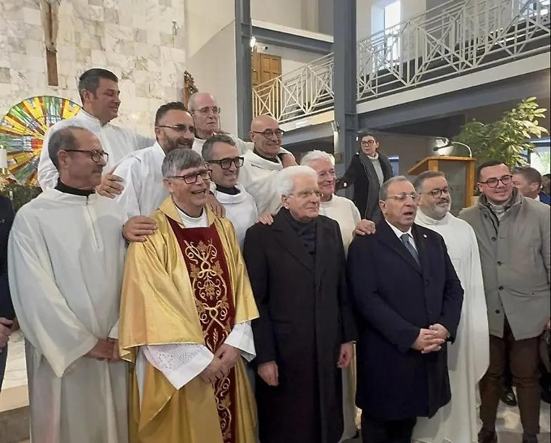 Mattarella a messa a Caivano, vicinanza a don Patriciello e comunit&agrave;