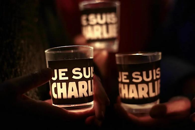 Charlie Hebdo, dieci anni dopo la libert&agrave; &egrave; ancora in pericolo