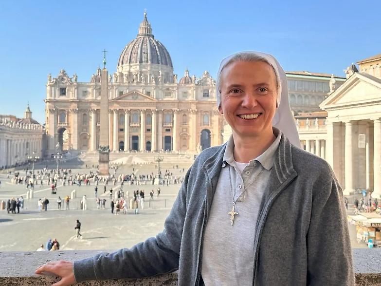 Suor Brambilla, la prima donna nominata prefetto in Vaticano