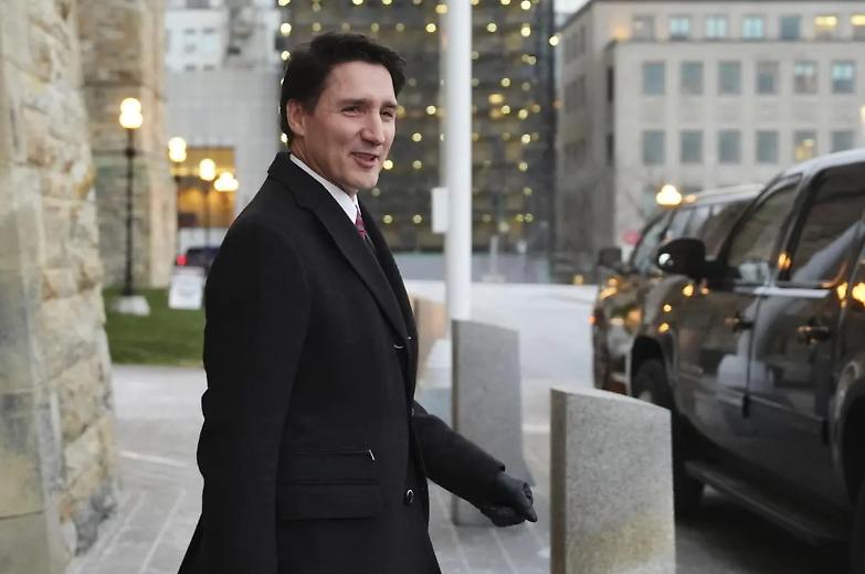 Dimissioni imminenti per Trudeau, crisi politica e consenso in calo
