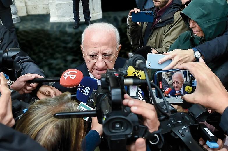 De Luca insiste sul terzo mandato: &laquo;Andr&ograve; fino in fondo, non abbiate paura&raquo;