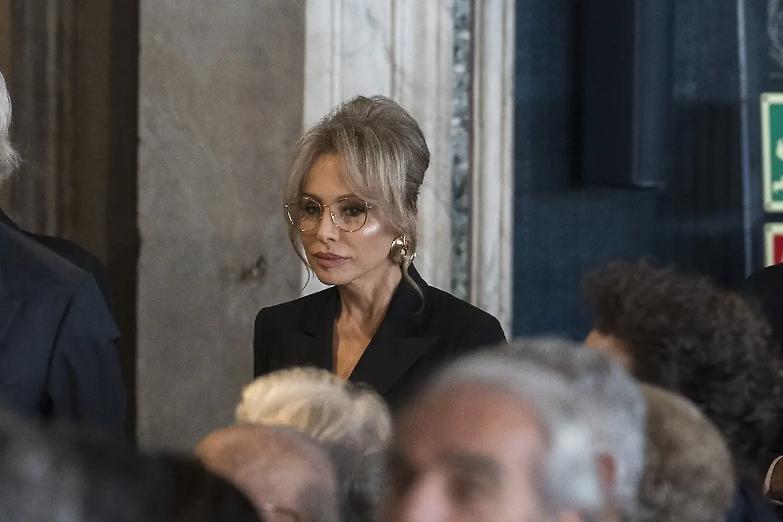 Berlusconi non muore mai: bagarre sul servizio di Report