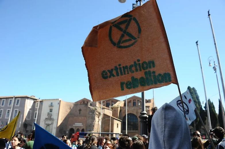 La denuncia delle attiviste: &laquo;Cos&igrave; la polizia ci ha fermate e fatte spogliare&raquo;