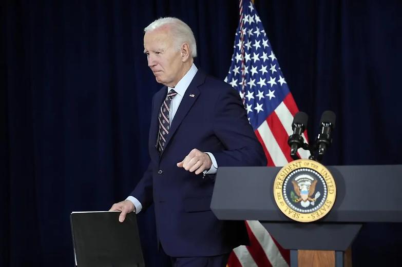L&rsquo;ultimo atto di Biden: lo scudo della grazia ai nemici di Trump
