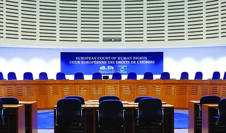 Costretta a pagare il divorzio perch&eacute; casta: la Francia condannata