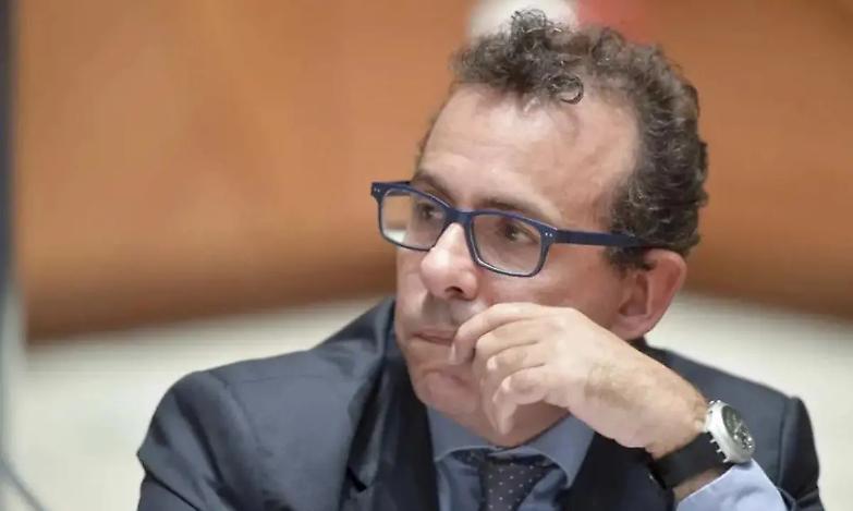 Impossibile revocare un ministro? Forse, ma la via maestra resta la mozione di sfiducia