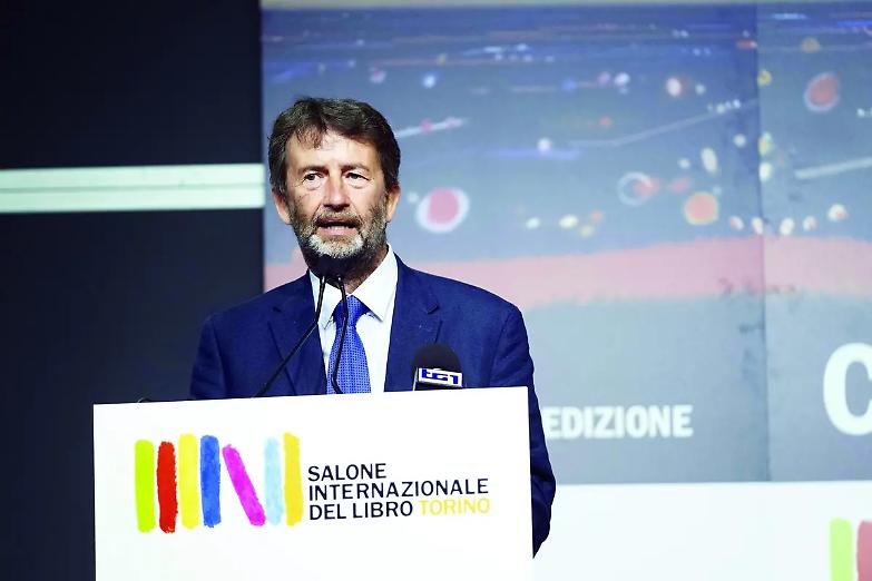 Riecco Franceschini: l&rsquo;ex segretario fa lo sgambetto a Elly e manda in soffitta il campo largo...