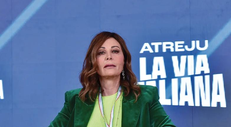 Santanch&egrave; nel bunker:&laquo;Dimissioni? Nessuno me le ha chieste&raquo;. Meloni: &laquo;Devo capire...&raquo;