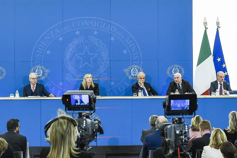 Atto dovuto o eccesso di zelo dei pm? Giuristi divisi sull&rsquo;&rdquo;avviso&rdquo; al governo