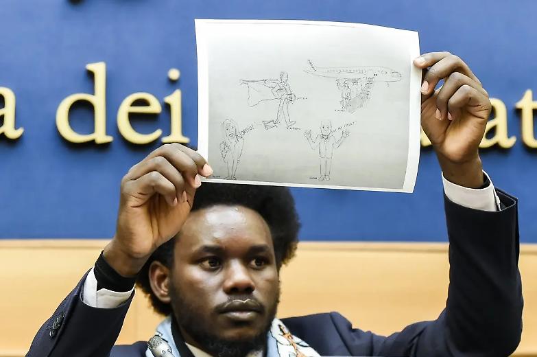 Adesso scopriamo che la &ldquo;difesa dei confini&rdquo; &egrave; in mano a un torturatore...