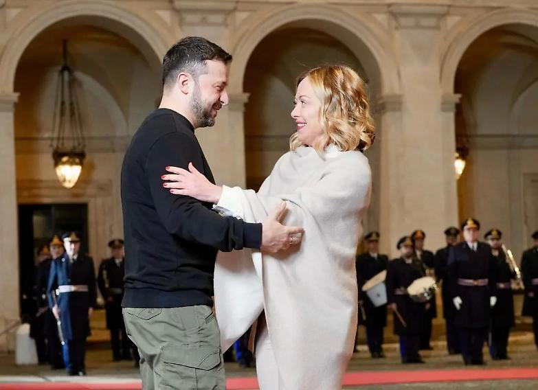Meloni tra politica interna e dossier internazionali: &laquo;Italia al fianco di Zelensky&raquo;