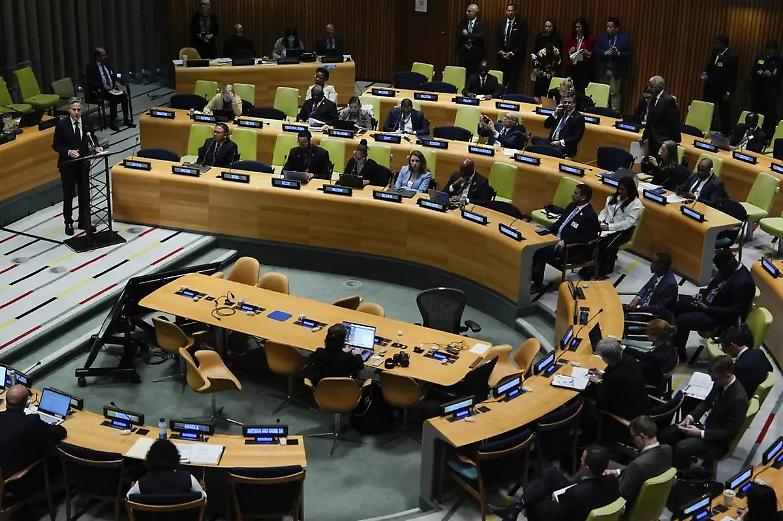 Russia e USA: possibile cooperazione sulle terre rare, ma prima il dialogo sull'Ucraina