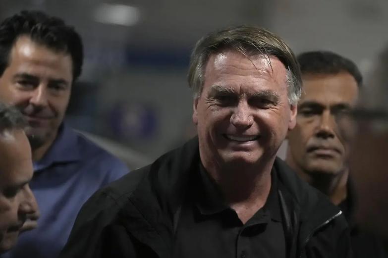 Brasile, Jair Bolsonaro respinge le accuse: &laquo;Non c&rsquo;&egrave; motivo per un mio arresto&raquo;