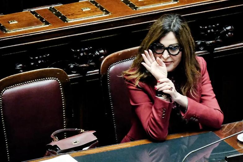 La Camera &ldquo;salva&rdquo; Santanch&egrave;: respinta la mozione di sfiducia