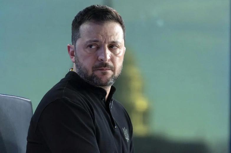 Scontro Trump-Zelensky alla Casa Bianca, interviene Starmer: vertice a Londra con il presidente ucraino