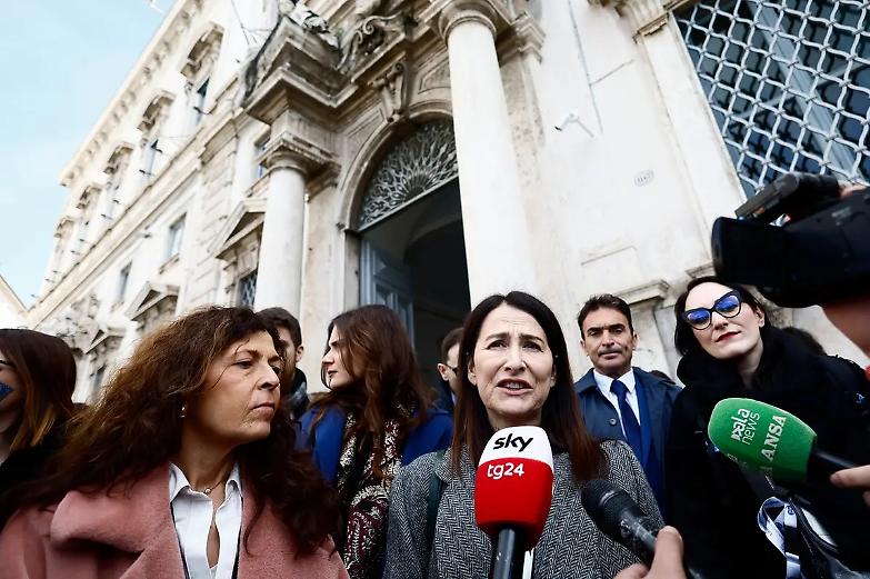 Procreazione assistita, la battaglia delle donne single alla Consulta