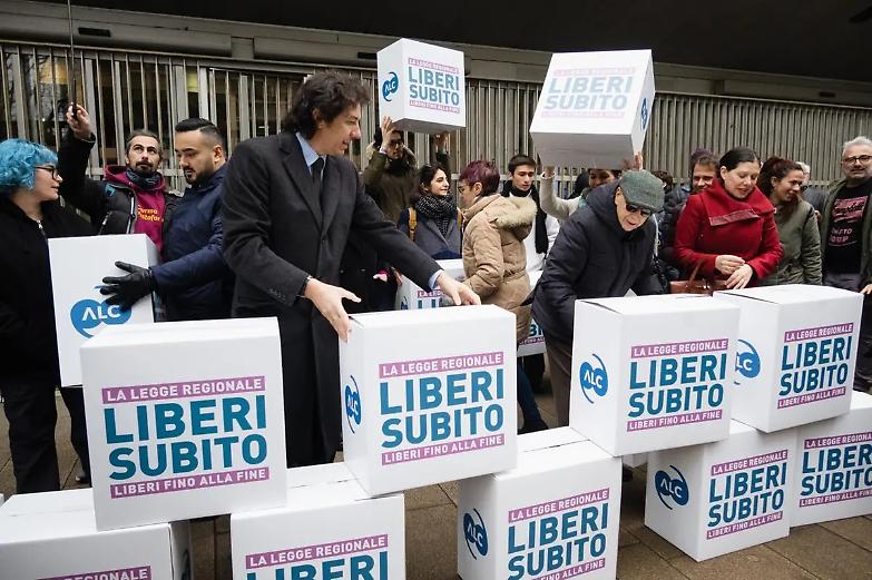 Cure palliative obbligatorie per accedere al fine vita: il nodo nel nuovo testo sul suicidio assistito