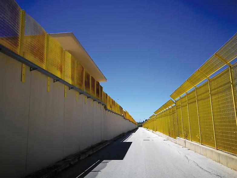 &laquo;Se vogliono tenerci reclusi portateci in carcere, almeno abbiamo una tutela&raquo;