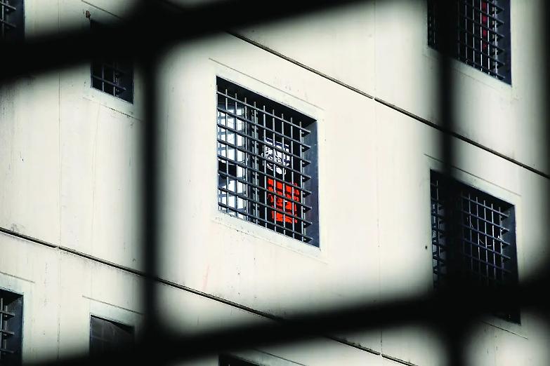 Dalla mozione parlamentare sul carcere la scossa a un sistema che volta lo sguardo