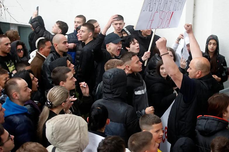 Macedonia del Nord, esplode la rabbia dopo la strage in discoteca