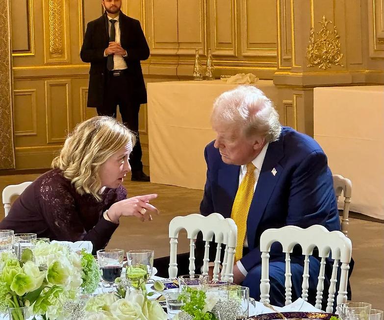 Quel racconto neocon di Meloni e la paralisi conservatrice della sinistra