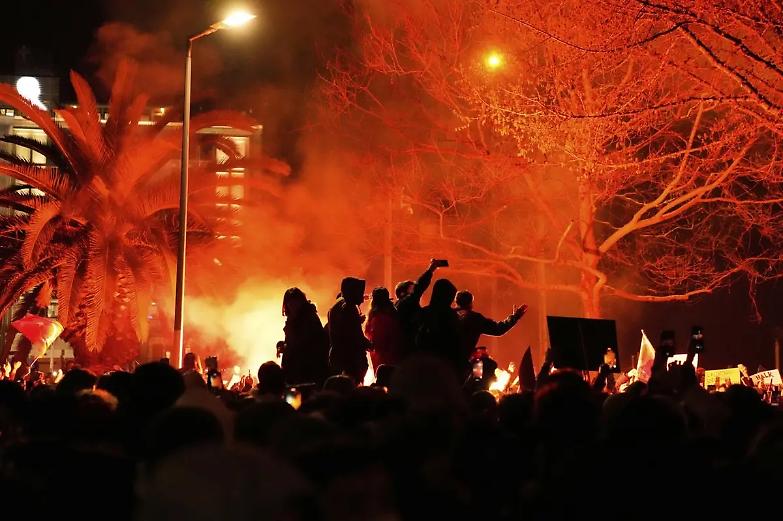 &Ouml;zg&uuml;r &Ouml;zel: &laquo;La Turchia vive un colpo di Stato civile, la democrazia &egrave; in coma&raquo;