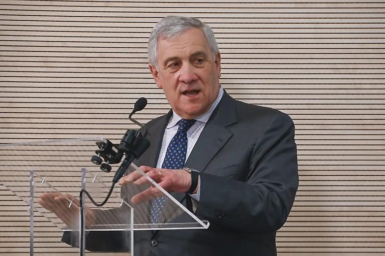 Tajani: &laquo;La politica estera &egrave; decisa dal governo, non dai partiti&raquo;