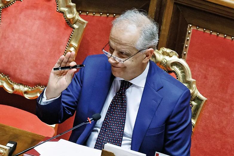 Piantedosi conferma l'uso dei centri albanesi per i rimpatri e il calo degli sbarchi