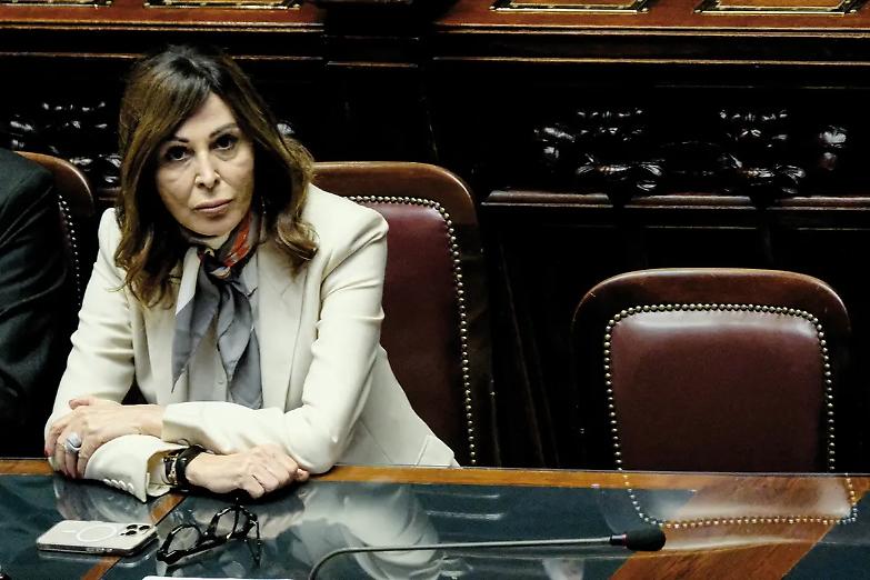 Cambio di avvocato, Daniela Santanch&egrave; chiede il rinvio dell&rsquo;udienza preliminare sulla presunta truffa Covid