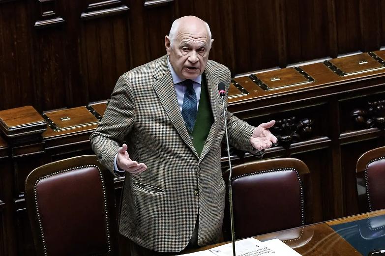 Carlo Nordio difende la sua posizione in Aula: &laquo;Gli attacchi sono contro la riforma, non vacilleremo&raquo;