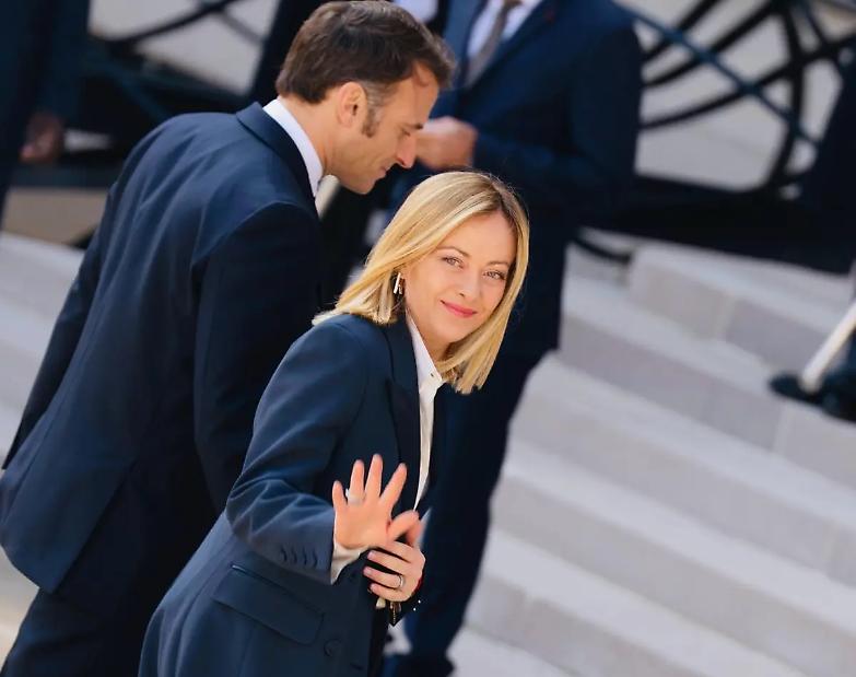 Macron e Starmer sfidano Putin. E Mattarella avvisa l&rsquo;Europa