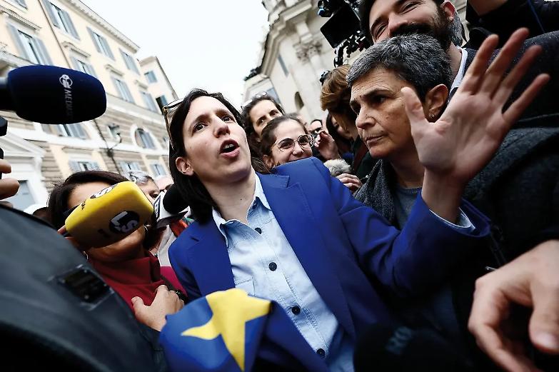 E ora Schlein attacca: &laquo;Il governo &egrave; il cavallo di Troia di Trump in Ue&raquo;