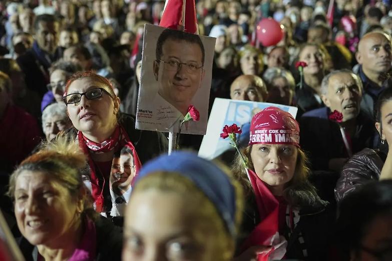 Turchia, l'OCF condanna le persecuzioni contro gli avvocati e esprime solidariet&agrave; a Pehlivan