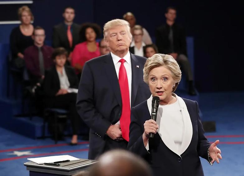 Hillary Clinton: &ldquo;Trump? Mi preoccupa la stupidit&agrave;&rdquo;