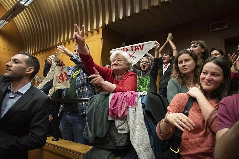 Processo Askatasun, cade l&rsquo;associazione a delinquere per 16 attivisti