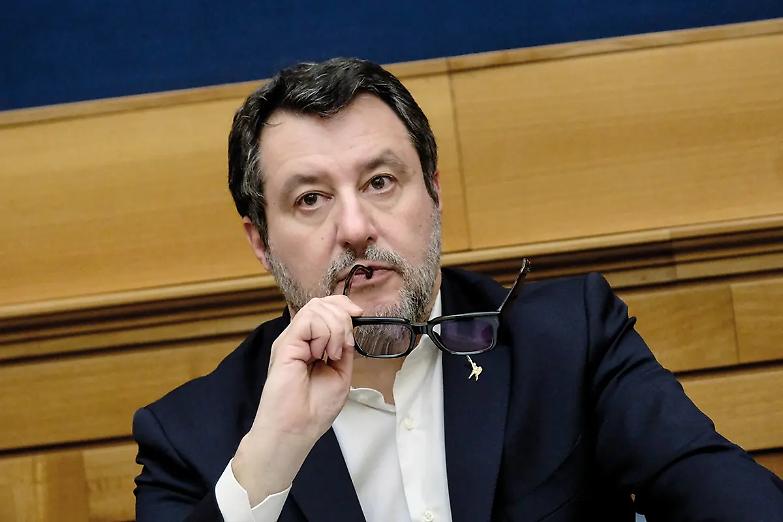 Salvini candidato unico in cerca di consenso al congresso della Lega a Firenze