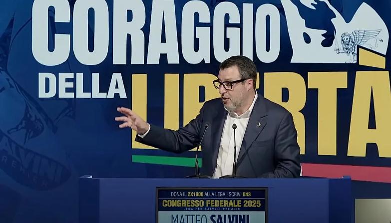 Congresso della Lega, Salvini rieletto segretario per acclamazione punta al Viminale