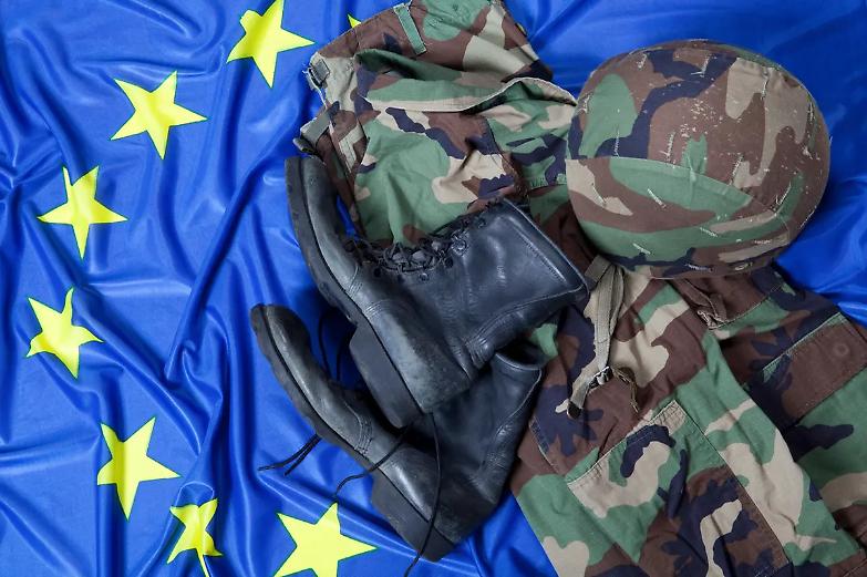 Difesa, Varsavia accelera: &laquo;dobbiamo decidere come finanziarla&raquo;. Giorgetti: &laquo;Meglio aspettare&raquo;