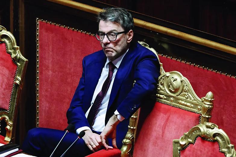 Migliora il rating dell&rsquo;Italia, Giorgetti: &laquo;Ce lo meritiamo, ma non ce lo aspettavamo&raquo;