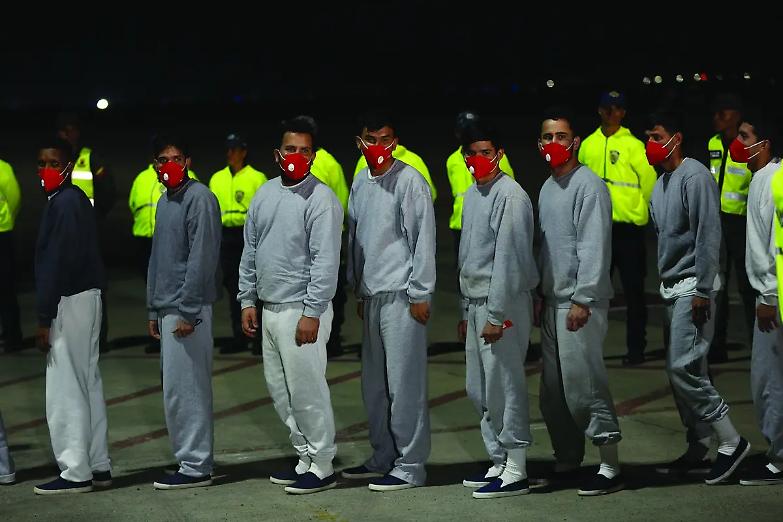 Trump dichiara &laquo;deceduti&raquo; 6mila migranti latini per farli cacciare