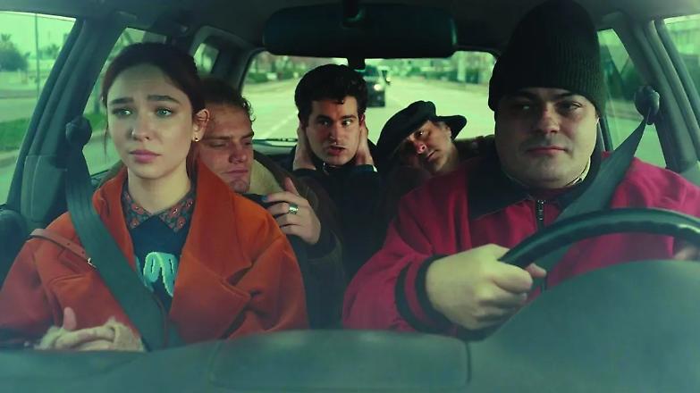 &ldquo;La vita da grandi&rdquo;, inseguire la normalit&agrave; senza rinunciare ai sogni