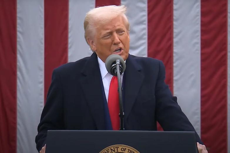 Trump: &ldquo;Su Kiev lavoro orribile di Biden e Zelensky. Tutti da condannare con Putin&rdquo;