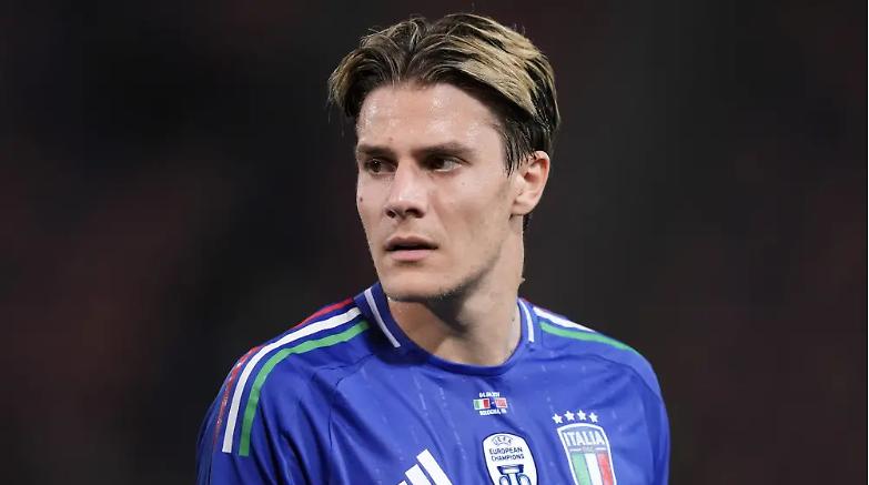 Duro sfogo di Fagioli su Instagram: &laquo;Ho il diritto di rialzarmi, basta con la gogna mediatica&raquo;