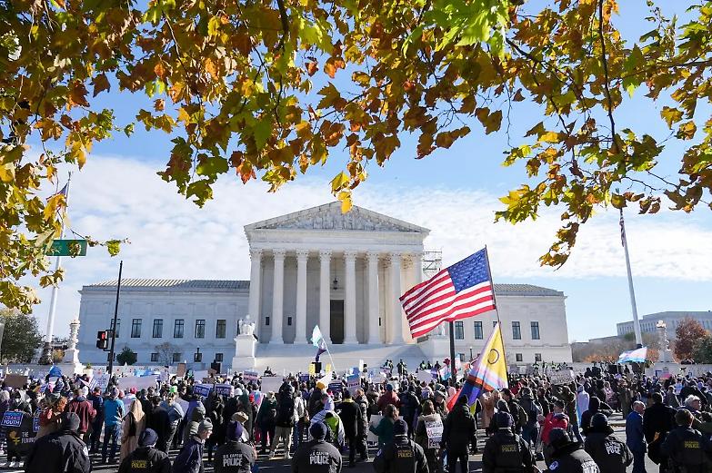 Dalla Corte Suprema uno &ldquo;schiaffo&rdquo; a Trump: sospesa l&rsquo;espulsione di quattro venezuelani residenti in Texas