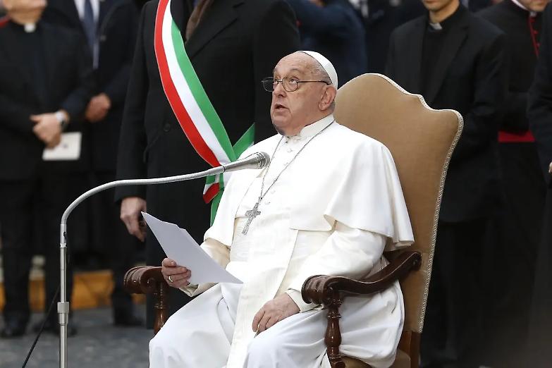 Papa Francesco: &laquo;Diventiamo costruttori di speranza per il mondo&raquo;