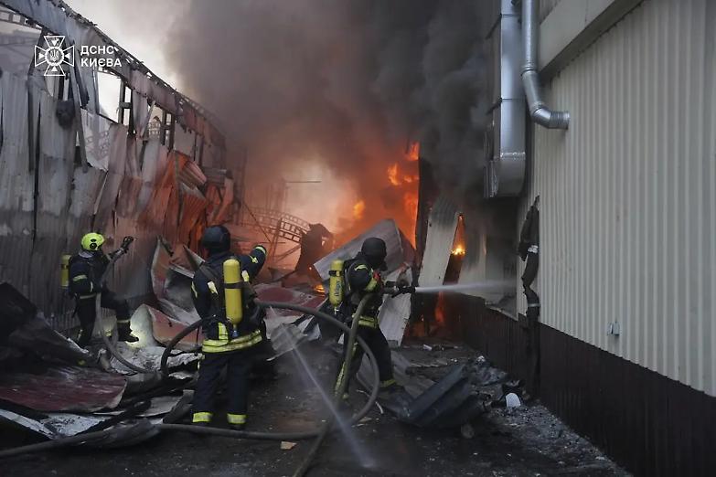 Riprendono i raid russi in Ucraina: la tregua di Putin scade, Kiev accusa Mosca