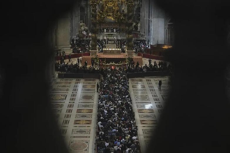 Francesco, il giorno dell&rsquo;addio: il saluto dei leader mondiali